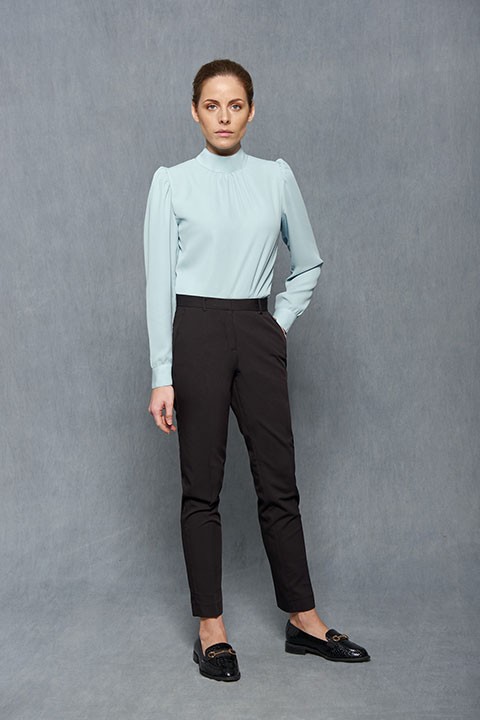 BLUSA CUELLO ALTO REGULAR FIT