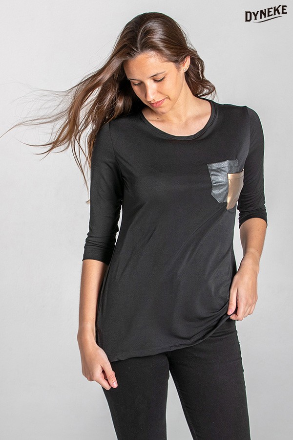 CAMISETA NEGRA BOLSILLOS METALIZADOS DYNEKE